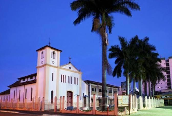 Hotel Golden Dolphin Com Cafe Da Manha! Piscinas 24H Caldas Novas Exteriér fotografie